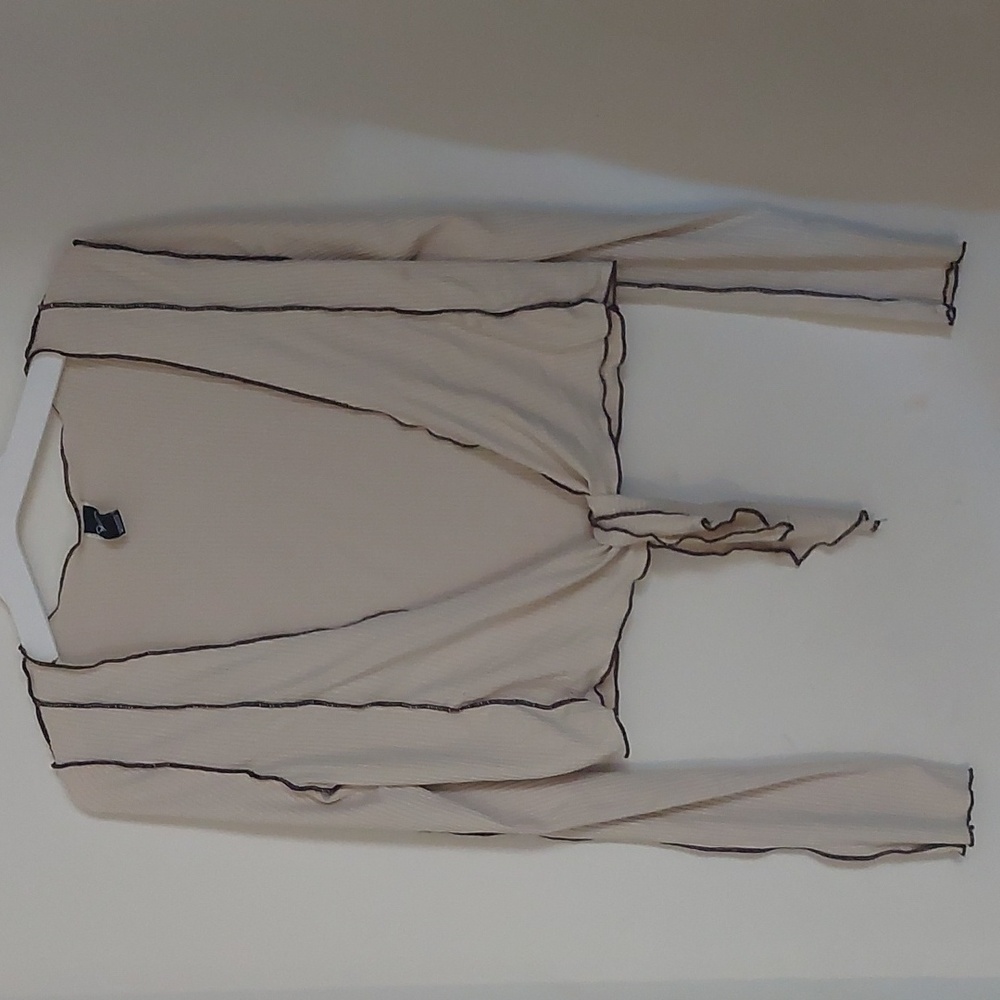 ✨ 3/$12 Windsor cream shrug/tie top
